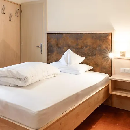 Schlosshotel Seewirt Turracher Hoehe
